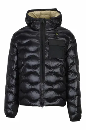 Plumífero negro con capucha y lineas onduladas con interior beige